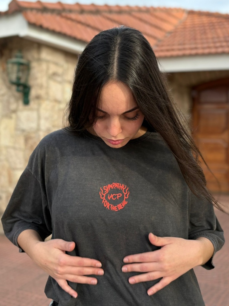 Remera Over Devil