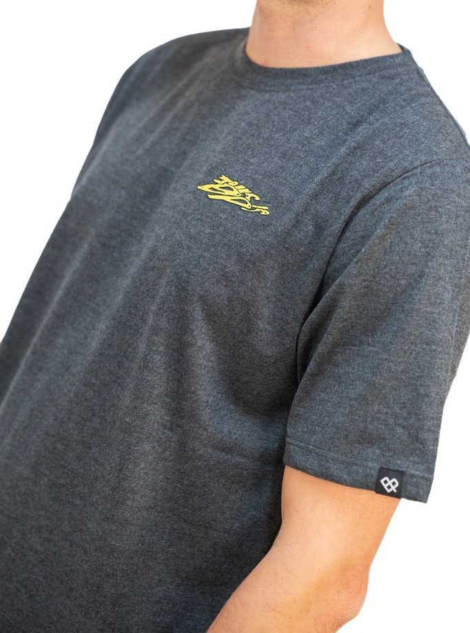 Remera Shout