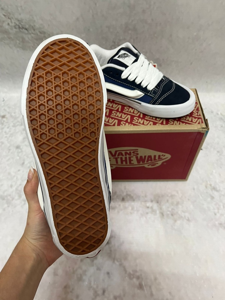 Vans knu